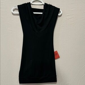 Black Sleeveless Hooded Tank Top - Women